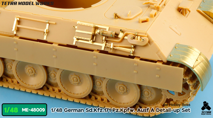 ME48009_05.jpg